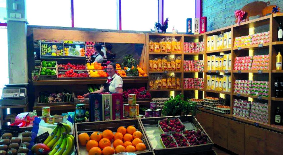 Obst- und Gemüsestand in Huber’s Markthalle